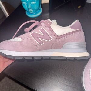 New Balance 574 Pinkish Purple / Grey Sneakers Women’s Size 8.5